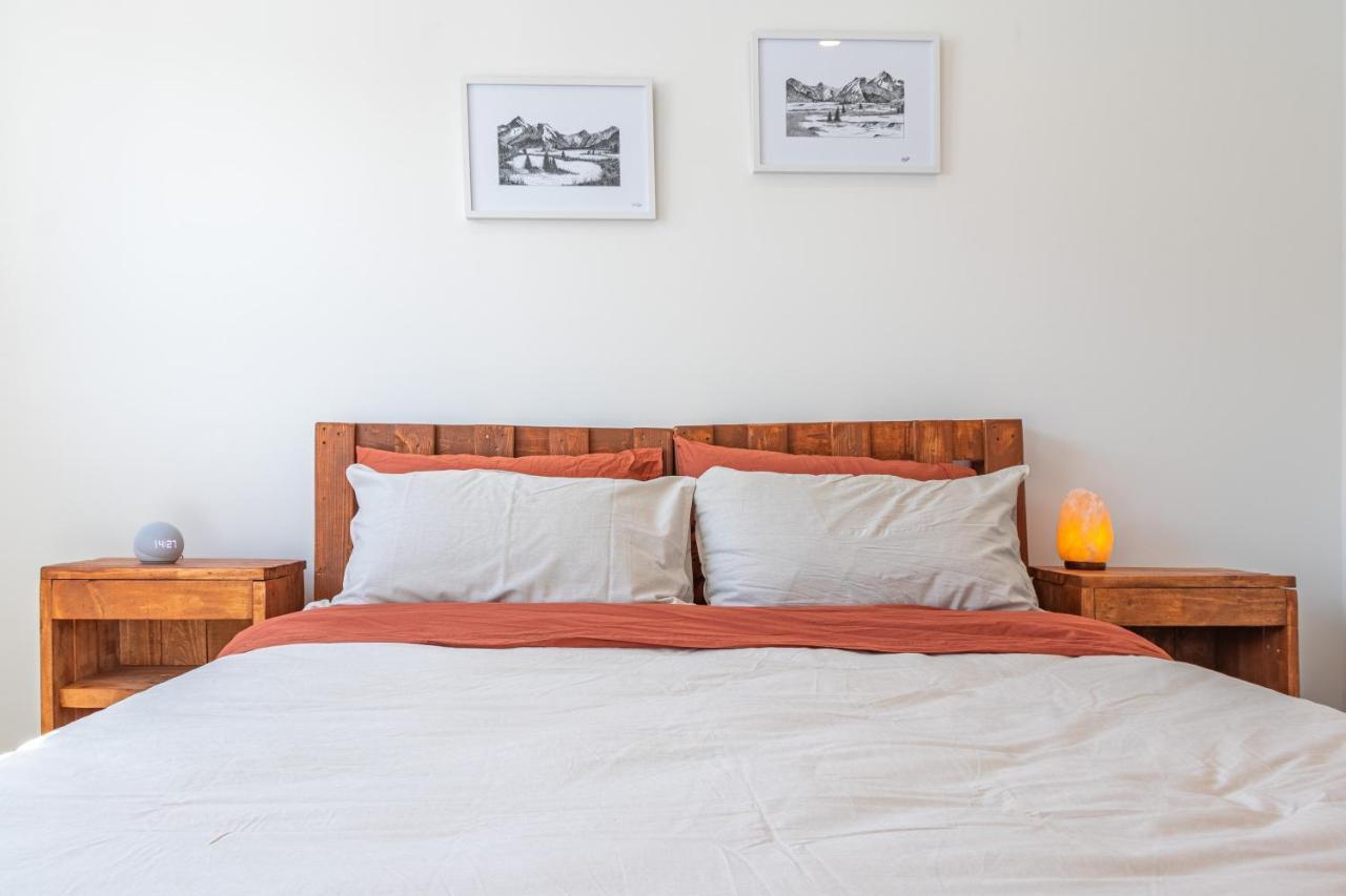 Apartament Cozy Retreat With Hot Tub Christchurch Zewnętrze zdjęcie